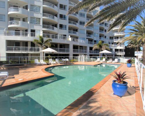 Gold-Coast-Facilities-Kirra-Beach (1)