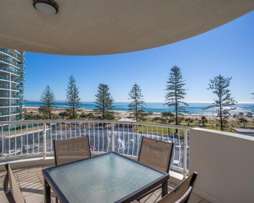 Kirra-Beach-Apartments-2-Bed-Ocean-View (13)