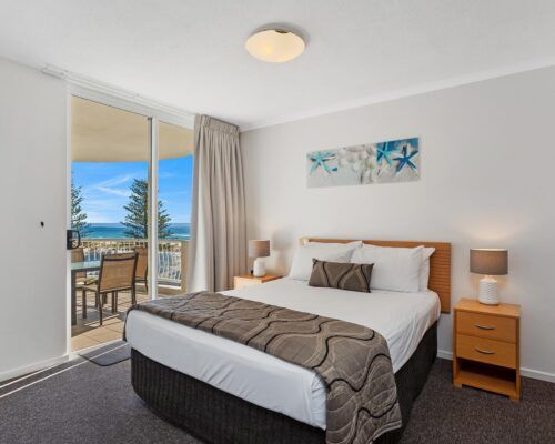 Kirra-Beach-Apartments-2-Bed-Ocean-View (16)