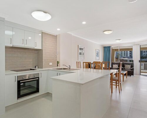 Kirra-Beach-Apartments-2-bed-pool-view (10)