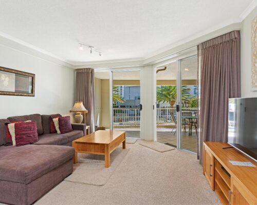 Kirra-Beach-Apartments-2+1-Bed-Poolview (3)