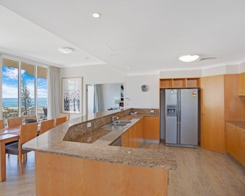 Kirra-Beach-Apartments-Penthouse (13)