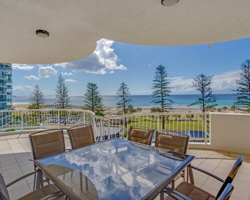 Kirra-Beach-Apartments-Penthouse (6)